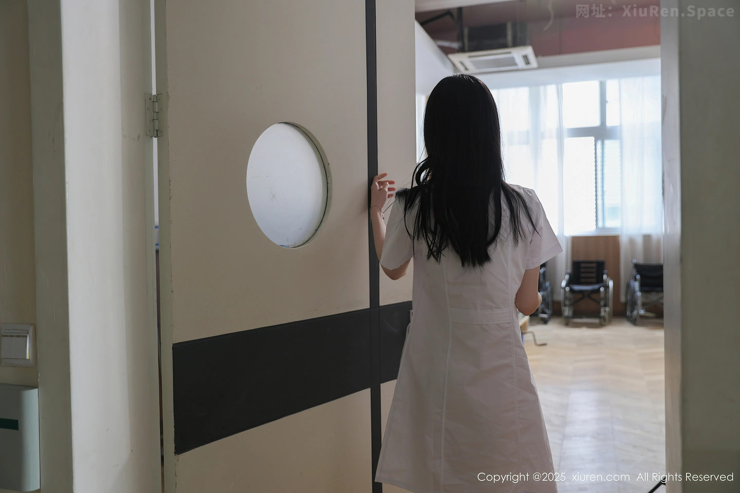 图片[5]-[XiuRen秀人网] VOL.10256 模特布丁wow性感护士服露浅色内衣配肉丝袜秀曼妙身材诱惑写真80P-秀人网官方网站